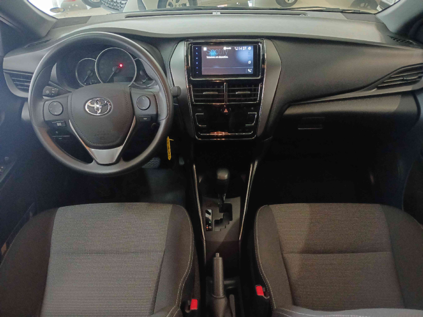toyota yaris hatch xl 1.5 cvt flex automatico 2024/25