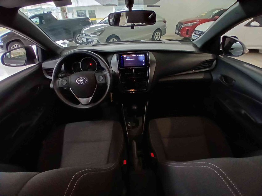toyota yaris hatch xl 1.5 cvt flex automatico 2024/25