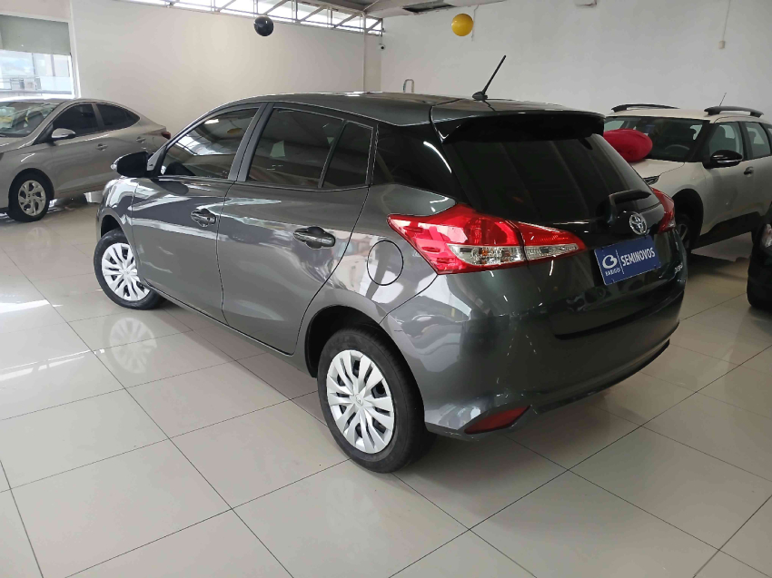 toyota yaris hatch xl 1.5 cvt flex automatico 2024/25