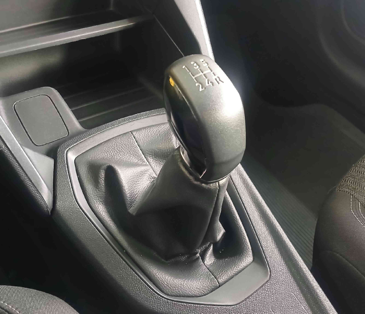 peugeot 208 flex like 1.0 mt manual 2023/24