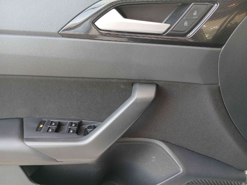 volkswagen polo highline 170 1.0 12v tsi at6 flex automatico 2023/24