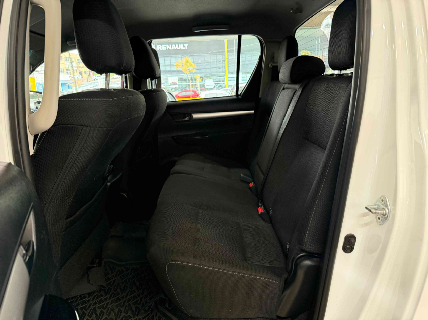 toyota hilux srx 4x4 2.8 tb at diesel automatico 2023/24