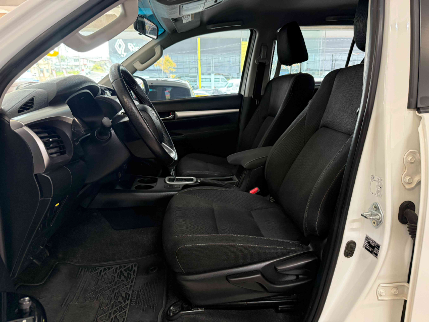 toyota hilux srx 4x4 2.8 tb at diesel automatico 2023/24