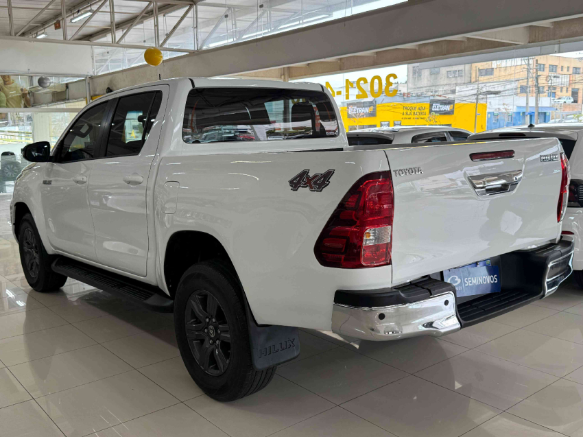 toyota hilux srx 4x4 2.8 tb at diesel automatico 2023/24