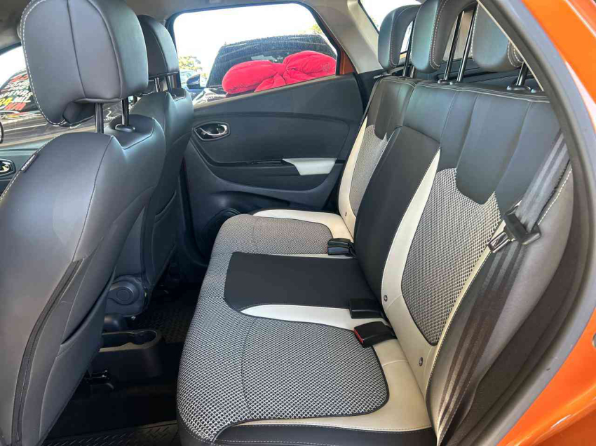 renault captur 1.6 16v sce flex intense x-tronic 4p automatico 2018