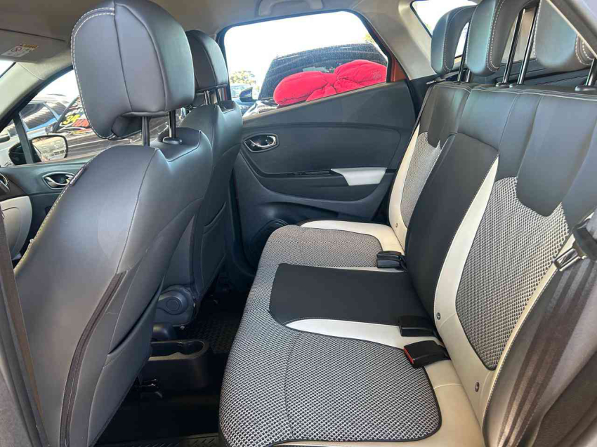 renault captur 1.6 16v sce flex intense x-tronic 4p automatico 2018