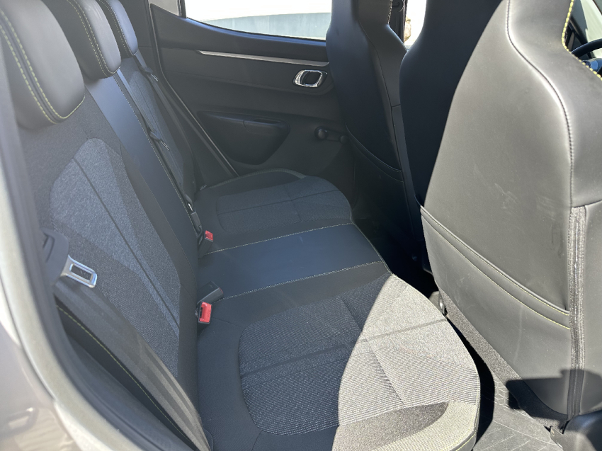 renault kwid outsider 1.0 12v flex manual 2023/24