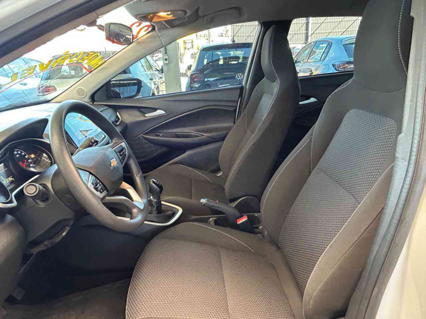 chevrolet onix plus lt 1.0 12v mt6 flex manual 2022/23