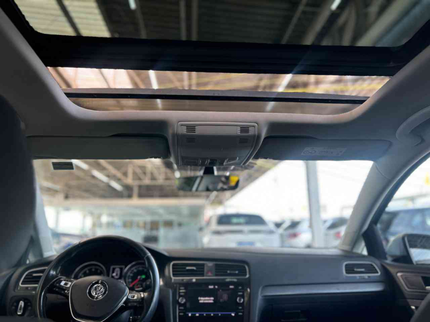 volkswagen golf comfortline 200 1.0 12v tsi at6 flex automatico 2017/18