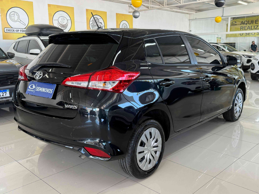 toyota yaris hb xl at 1.5 flex automatico 2024/25