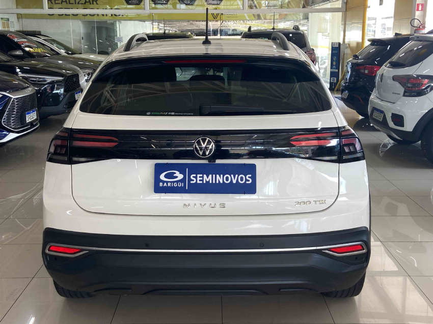 volkswagen nivus comfortline 200 1.0 tsi at6 flex automatico 2023/24
