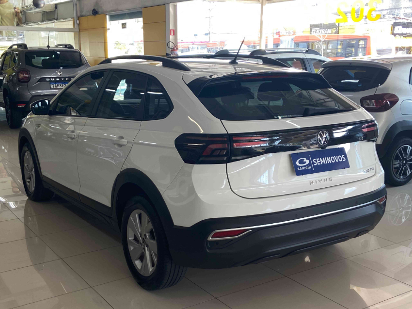 volkswagen nivus comfortline 200 1.0 tsi at6 flex automatico 2023/24