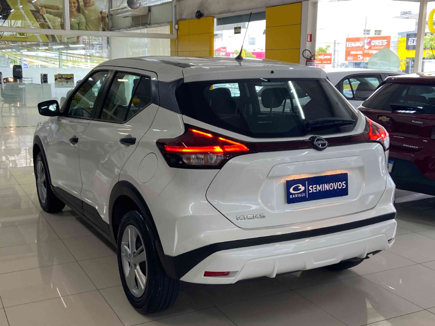 nissan kicks active 1.6 16v cvt flex automatico5 nissan kicks active 1.6 16v cvt flex automatico5