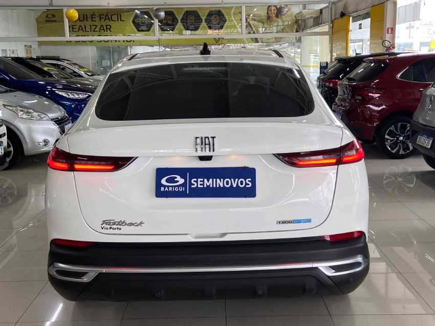 fiat fastback hibrido automatico 2025/26