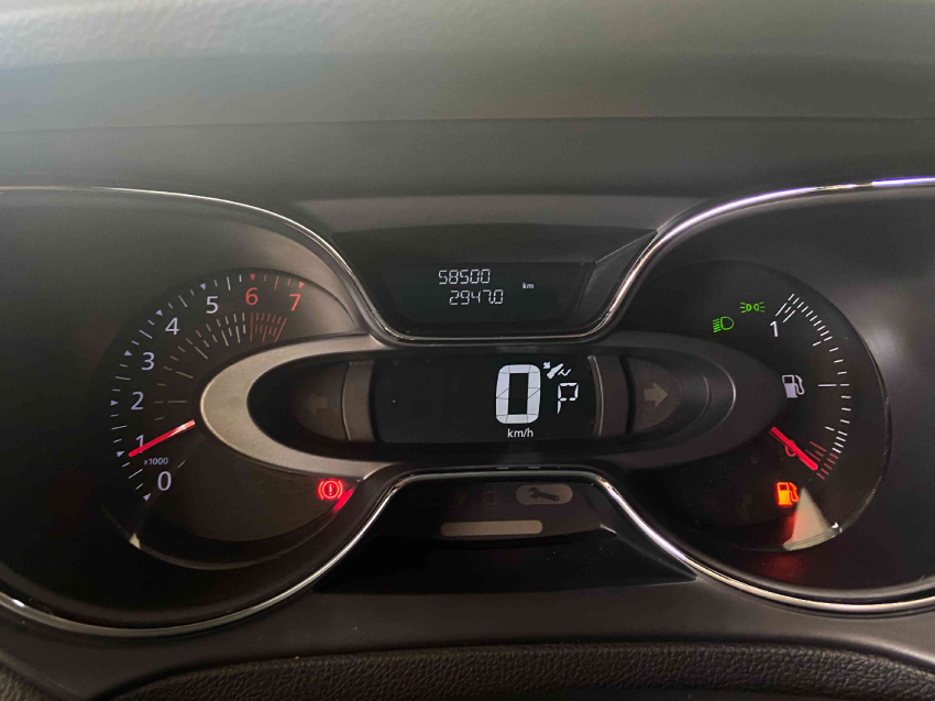 renault captur  life 1.6 16v sce cvt x-tronic flex6 renault captur  life 1.6 16v sce cvt x-tronic flex6