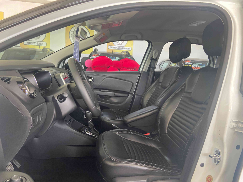 renault captur  life 1.6 16v sce cvt x-tronic flex8 renault captur  life 1.6 16v sce cvt x-tronic flex8