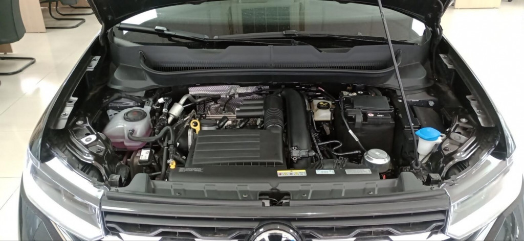 t-cross highline 250 1.4 tsi at6 com teto solar8 t-cross highline 250 1.4 tsi at6 com teto solar8