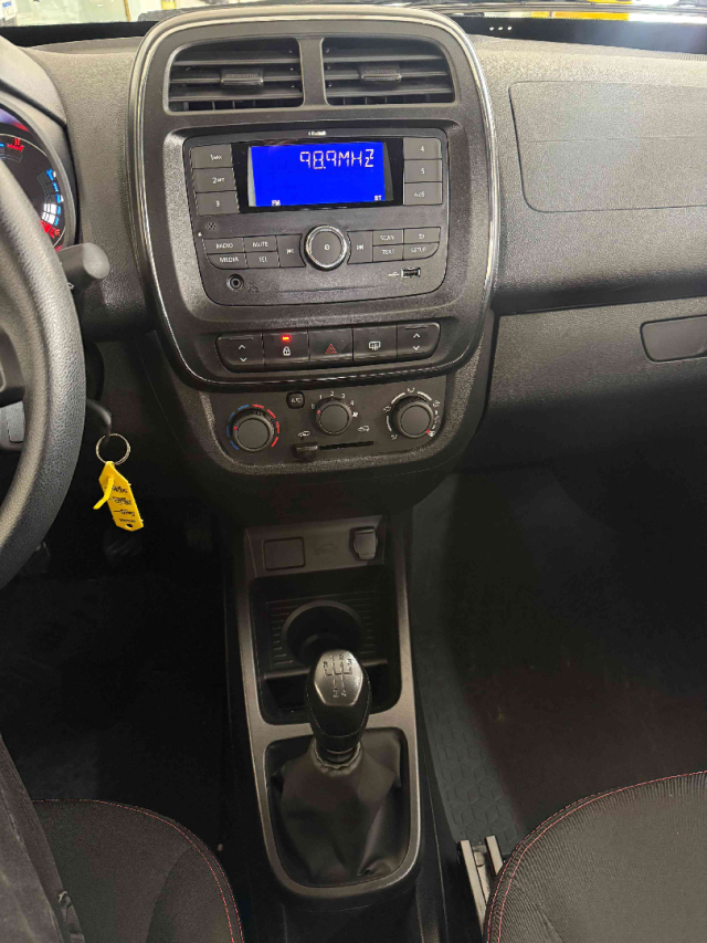 renault kwid 1.0 12v sce flex zen manual 4p 202510 renault kwid 1.0 12v sce flex zen manual 4p 202510