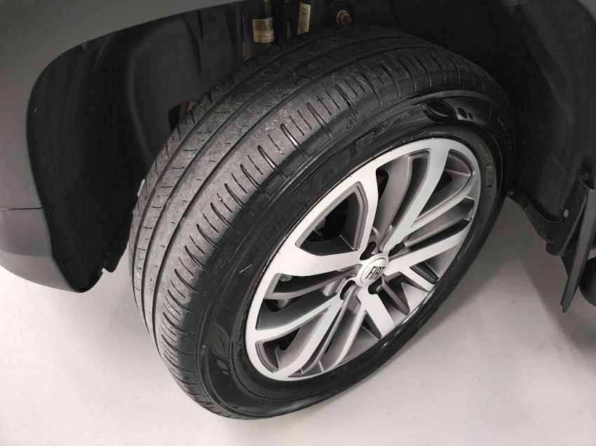 fiat strada 1.3 firefly flex volcano cd cvt 4p automatico 202313