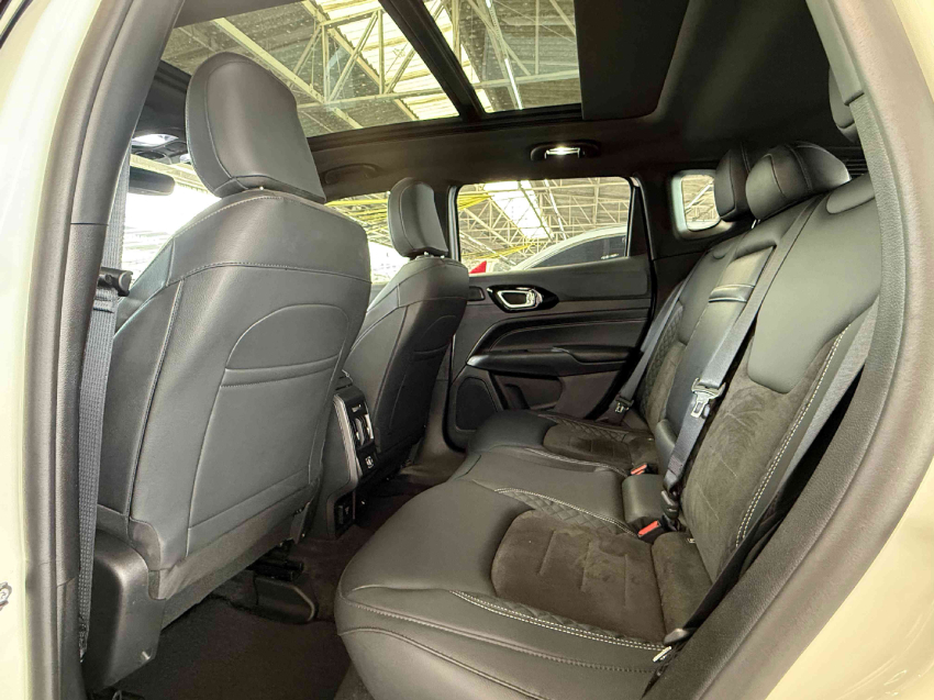 jeep compass  blackhawk 4x4 2.0 hurricane atgasolina automatico 2024/259