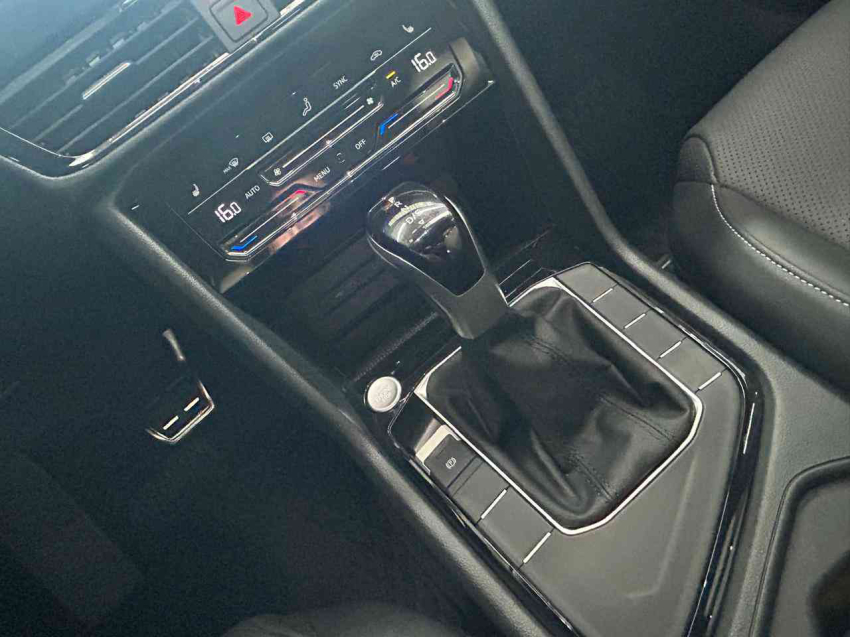 volkswagen taos 1.4 250 tsi total flex highline automatico 4p 202410