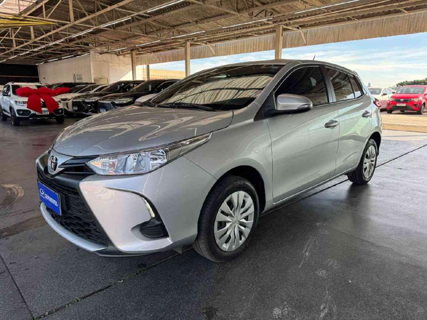 toyota yaris 1.5 16v flex xl multidrive 4p automatico 2025