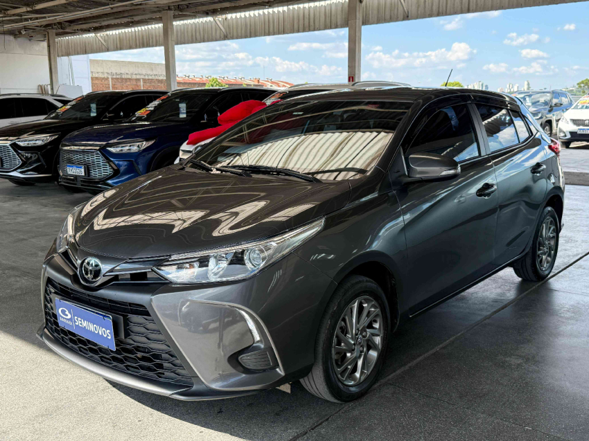 toyota yaris sedan xs 1.5 cvt flex automatico 2022/23