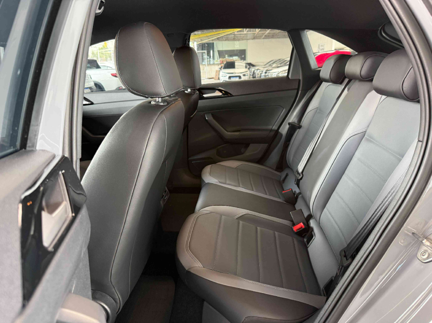 volkswagen nivus highline 200 1.0 tsi at6 flex automatico 2023/2410