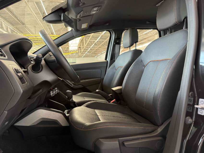 duster iconic plus 1.3 16v tce cvt x-tronic  flex automatico 2025/2610