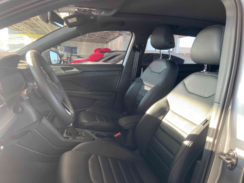 volkswagen taos highline 250 1.4 tb at flex automatico 2024/248