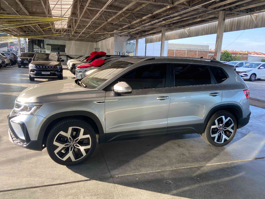volkswagen taos highline 250 1.4 tb at flex automatico 2024/246