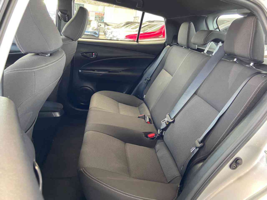 toyota yaris hatch xl 1.5 cvt flex automatico11