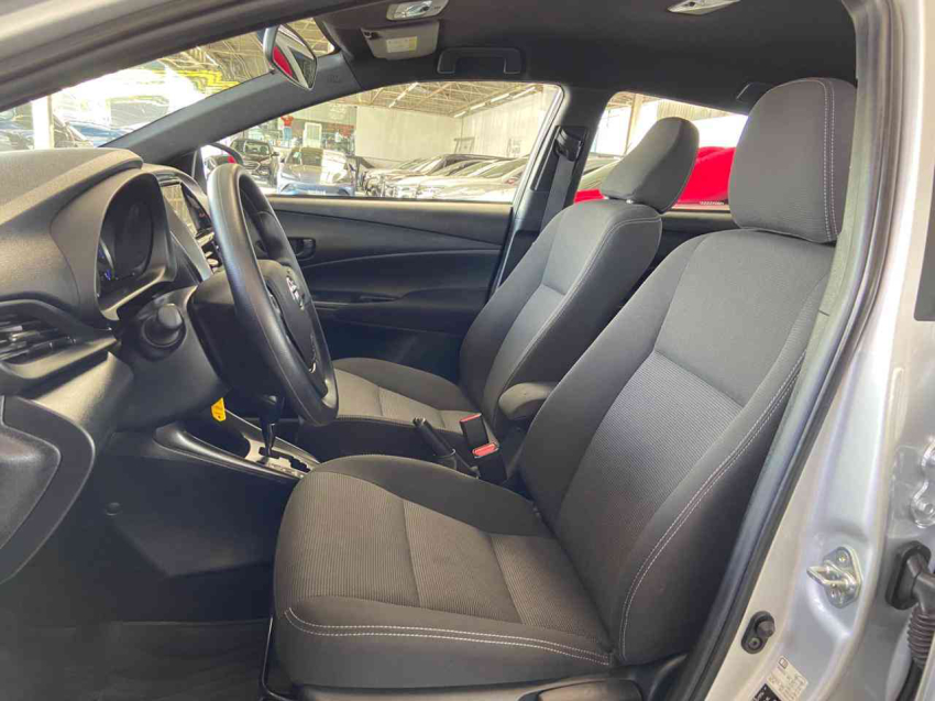 toyota yaris hatch xl 1.5 cvt flex automatico10