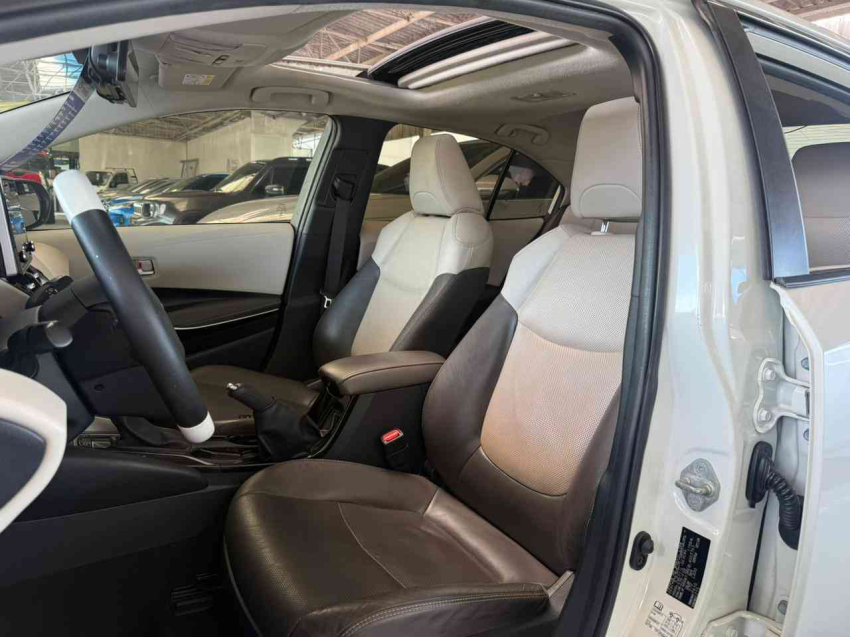 corolla altis hybrid premium 1.810