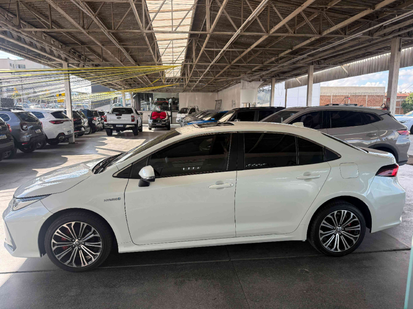 corolla altis hybrid premium 1.86