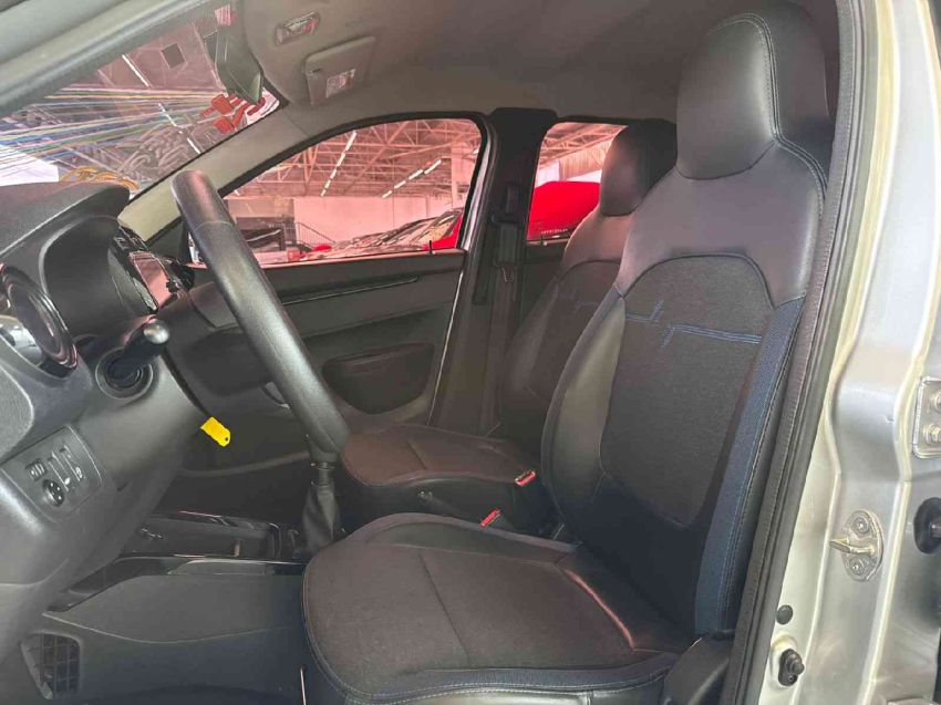 kwid intense 1.0 12v8
