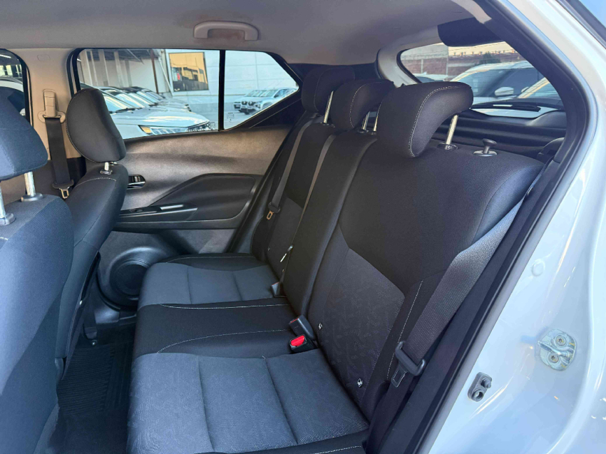 kicks 1.6 16v flexstart sense xtronic11