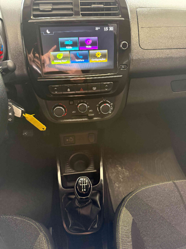 kwid outsider 1.0 12v13