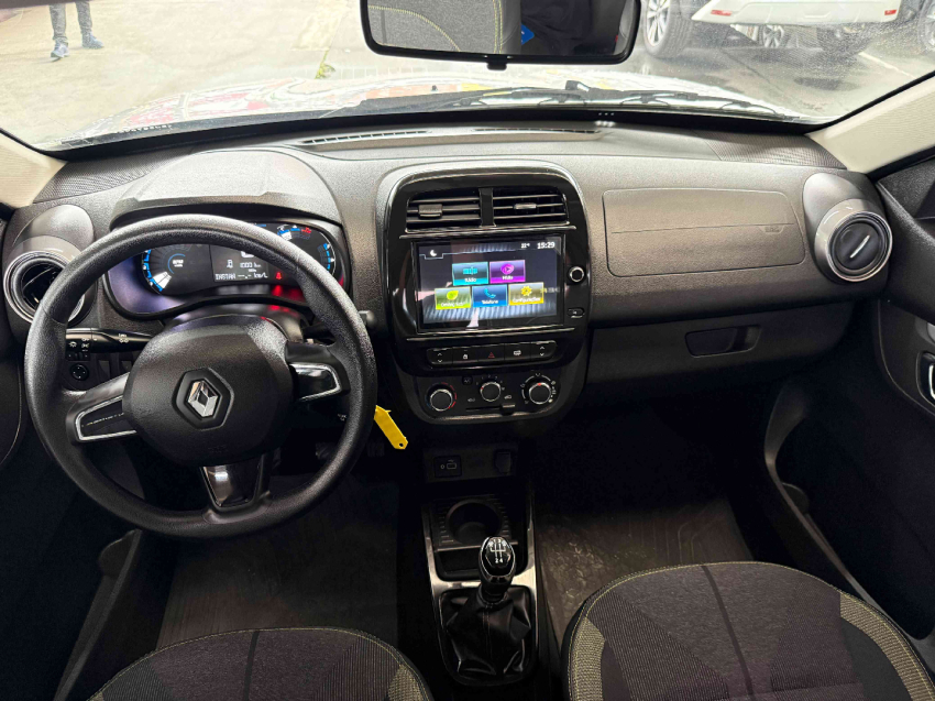kwid outsider 1.0 12v9