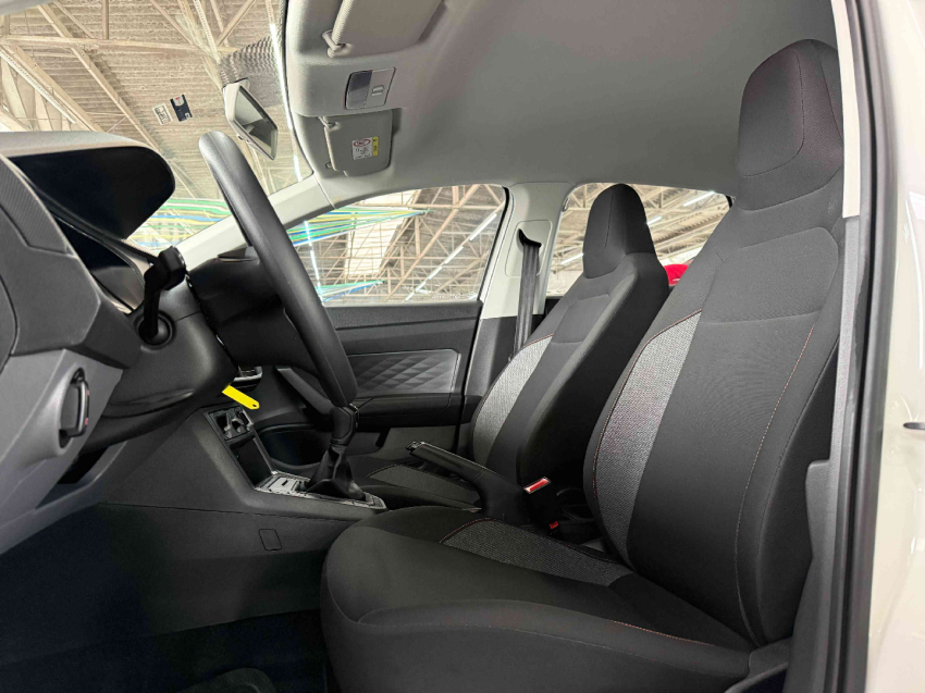 volkswagen polo track 1.0 12v flex manual10
