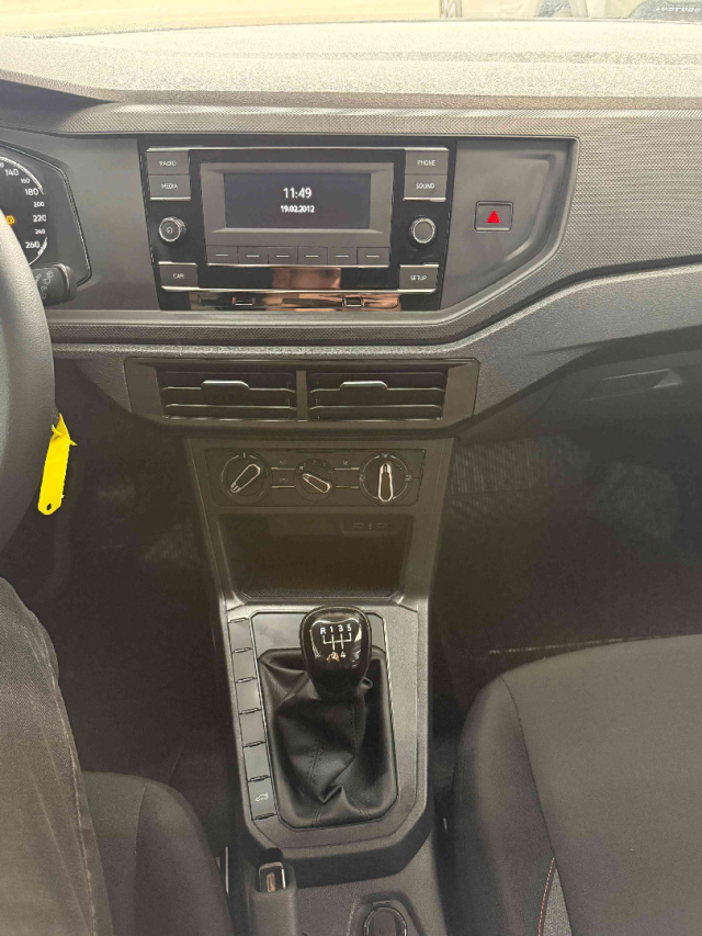 volkswagen polo track 1.0 12v flex manual13