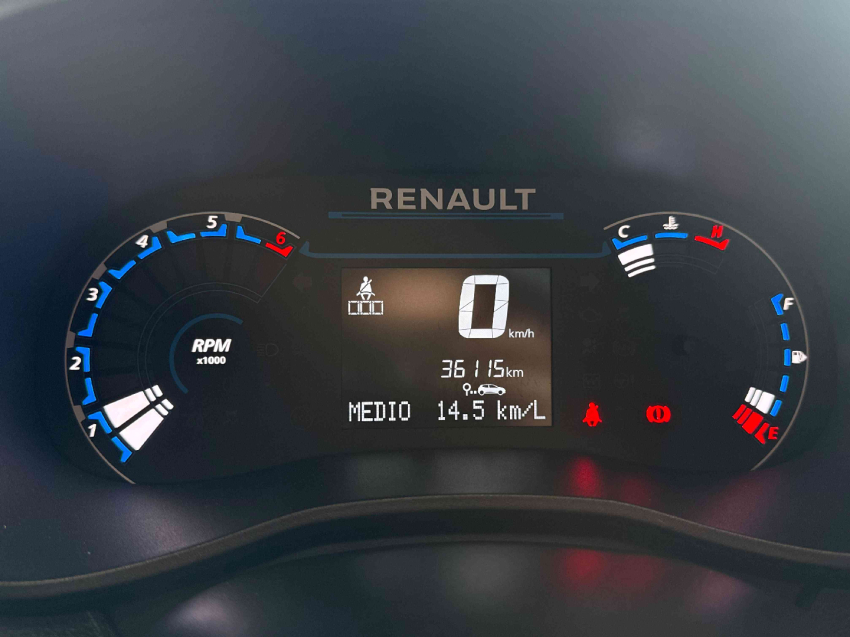 kwid outsider 1.0 12v8