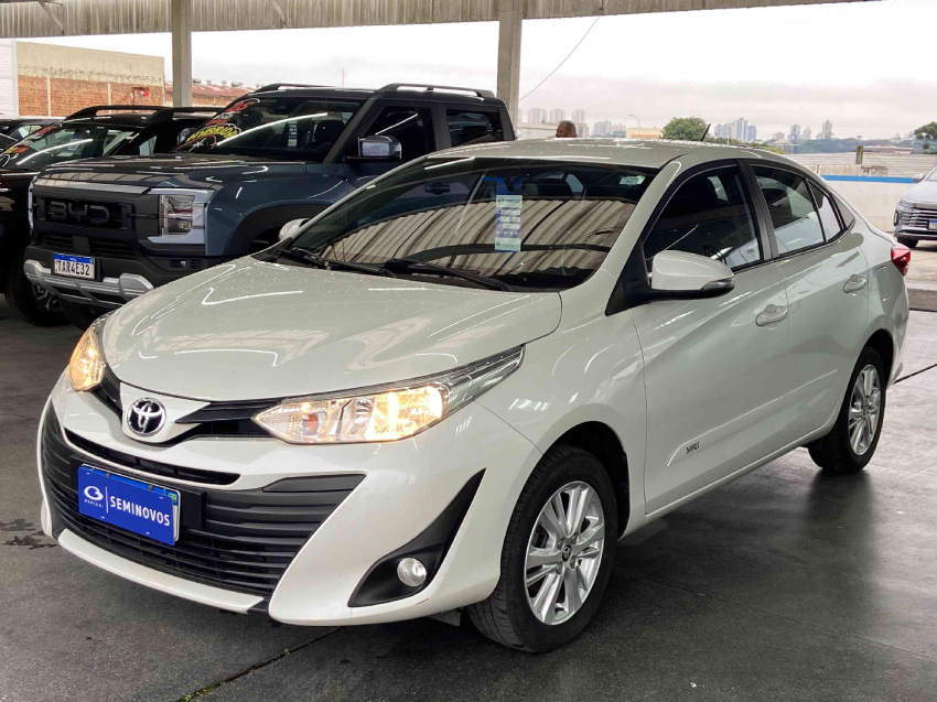 toyota yaris sedan xl 1.5 16v cvt flex automatico0