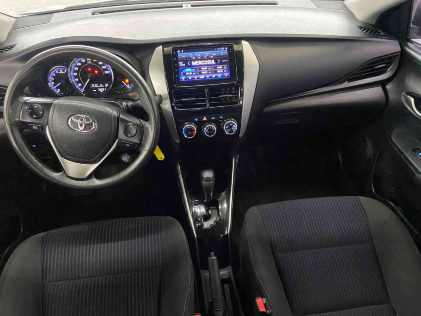 toyota yaris sedan xl 1.5 16v cvt flex automatico7