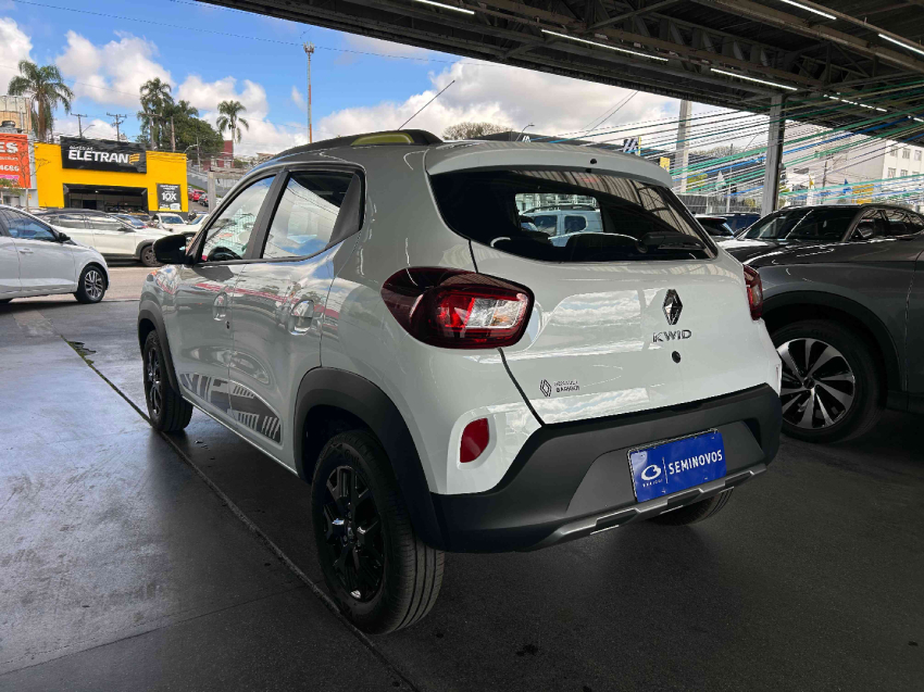 kwid outsider 1.0 mt 71hp5