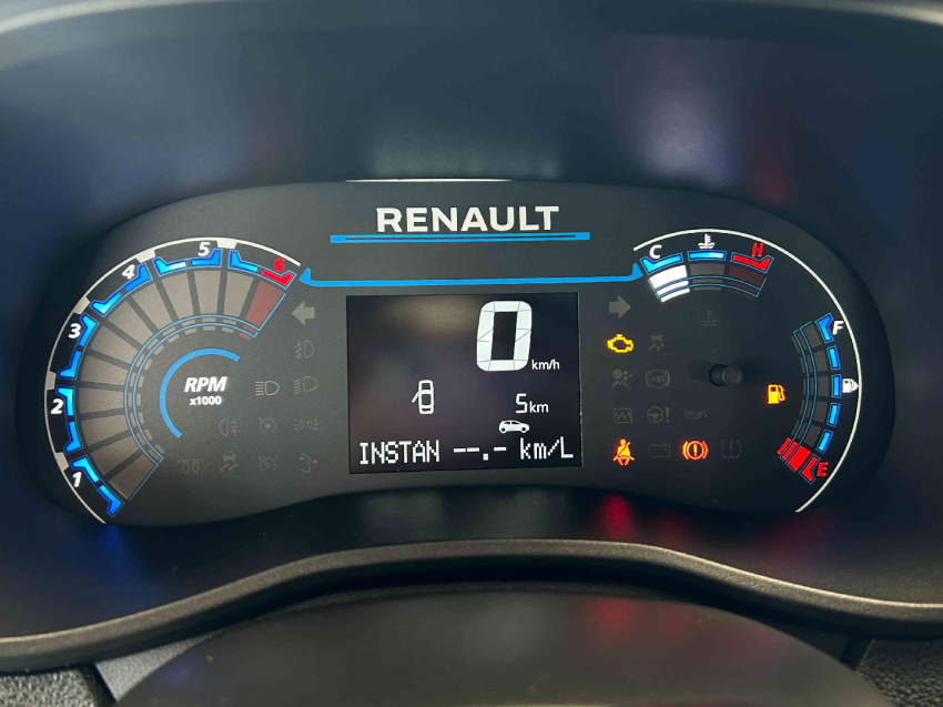 kwid outsider 1.0 mt 71hp10