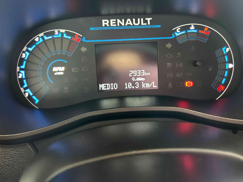kwid outsider 1.0 mt 71hp10