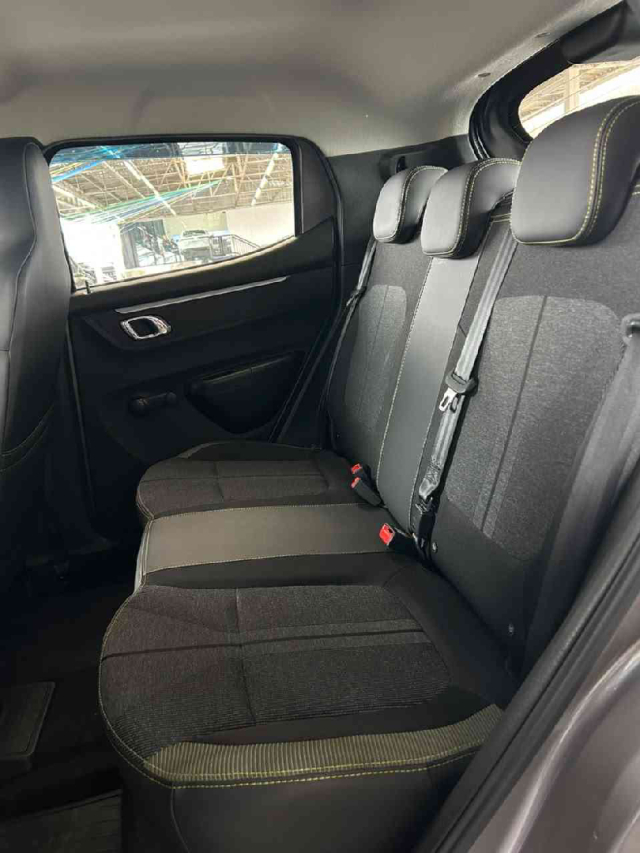 kwid outsider 1.0 mt 71hp6