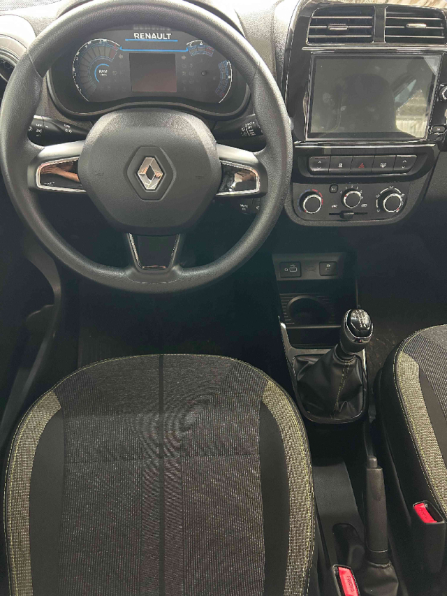 kwid outsider 1.0 mt 71hp8