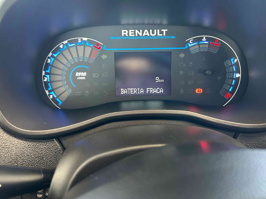 kwid outsider 1.0 mt 71hp9